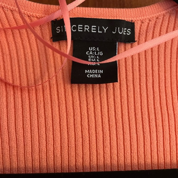 NWOT Sincerely Jules Ribbed Coral V Neck Long Sleeve Crop Top - Picture 2 of 3
